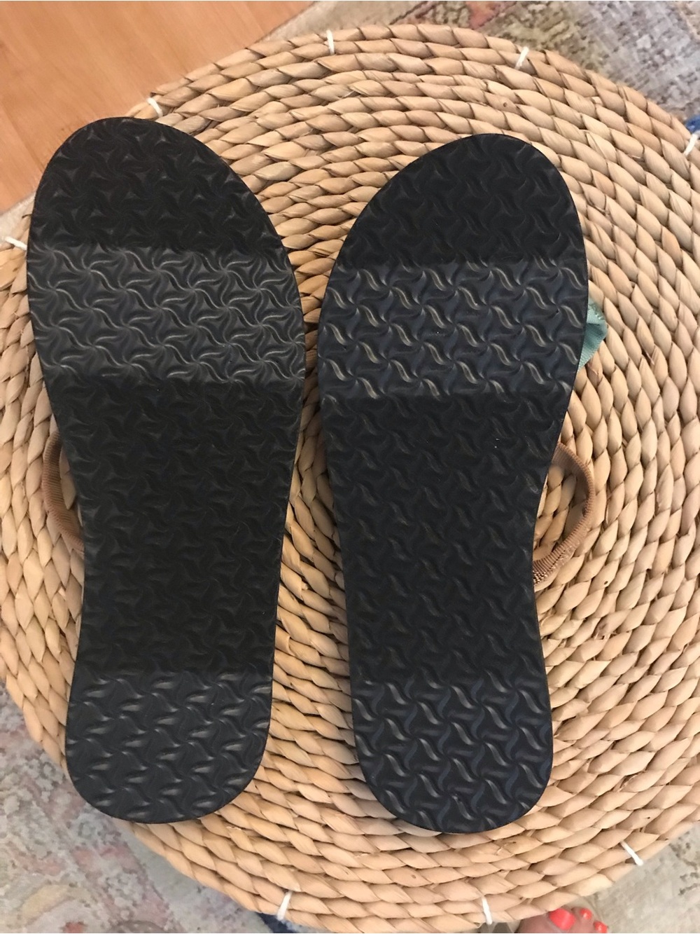 Teva Olowahu Sandals w/ Green & Tan Straps - Picture 3 of 7